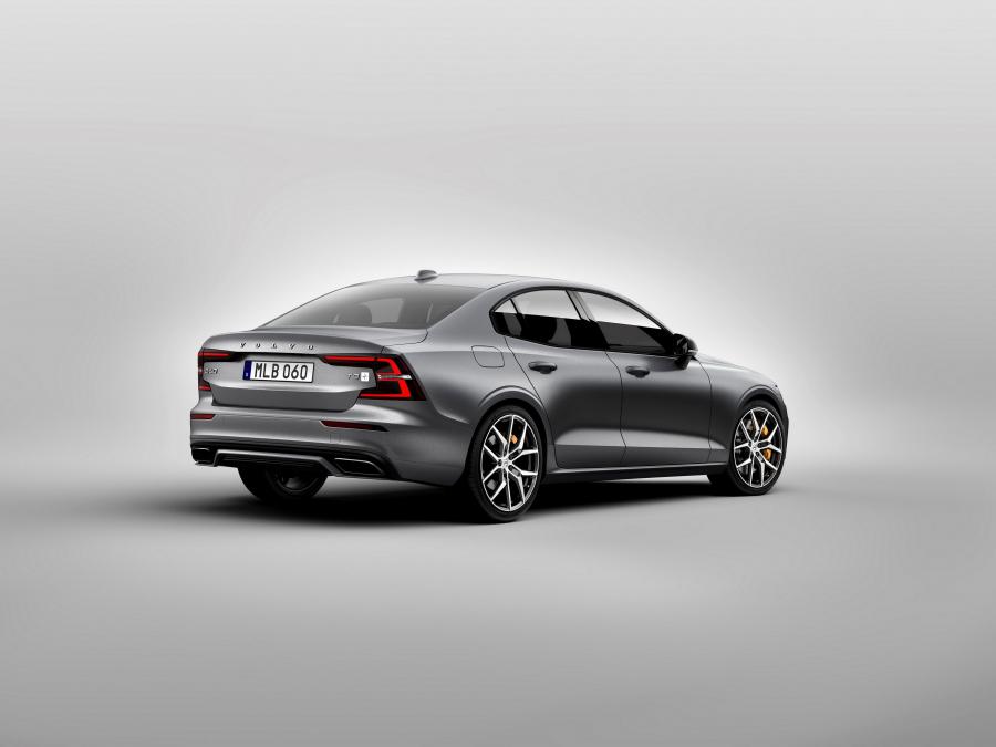  Volvo S60 T8 Polestar Engineered 2018 года  (WW) (фото 16 из 51)